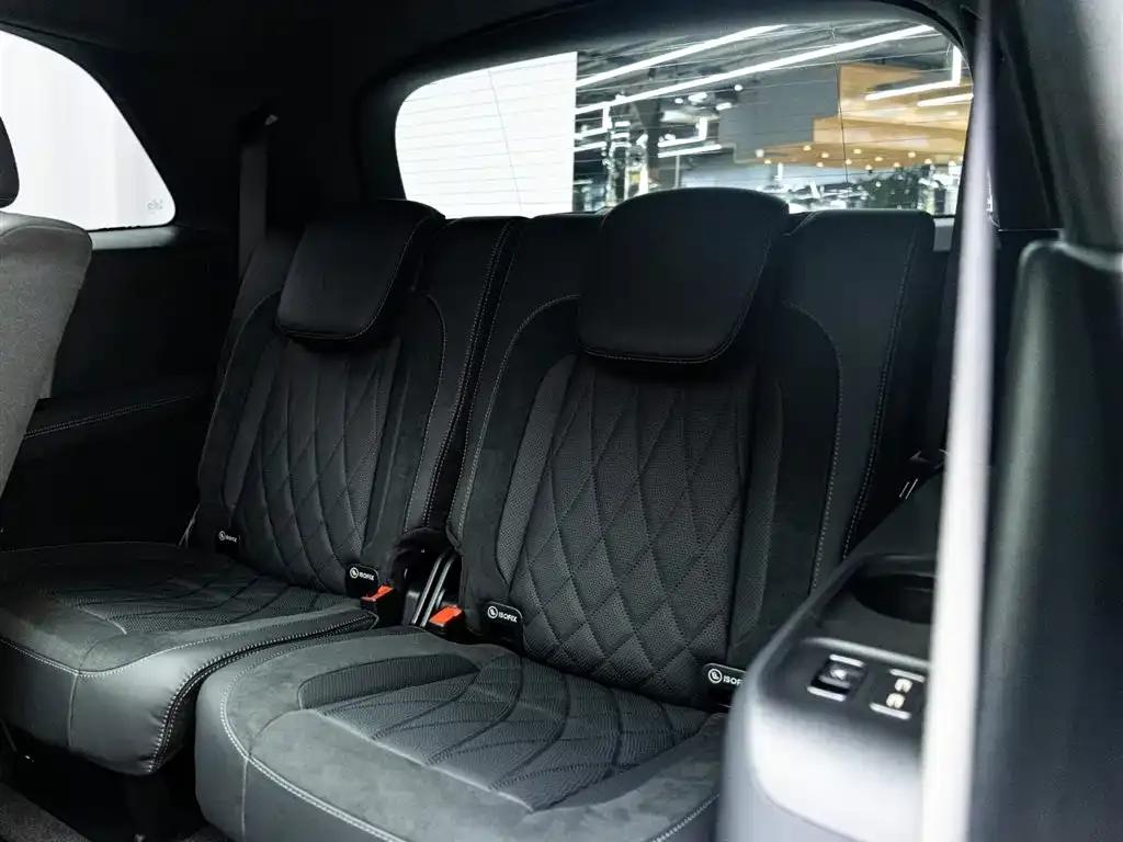 2024 Mercedes-Benz GLS AMG 63 4MATIC+ — миниатюра 13