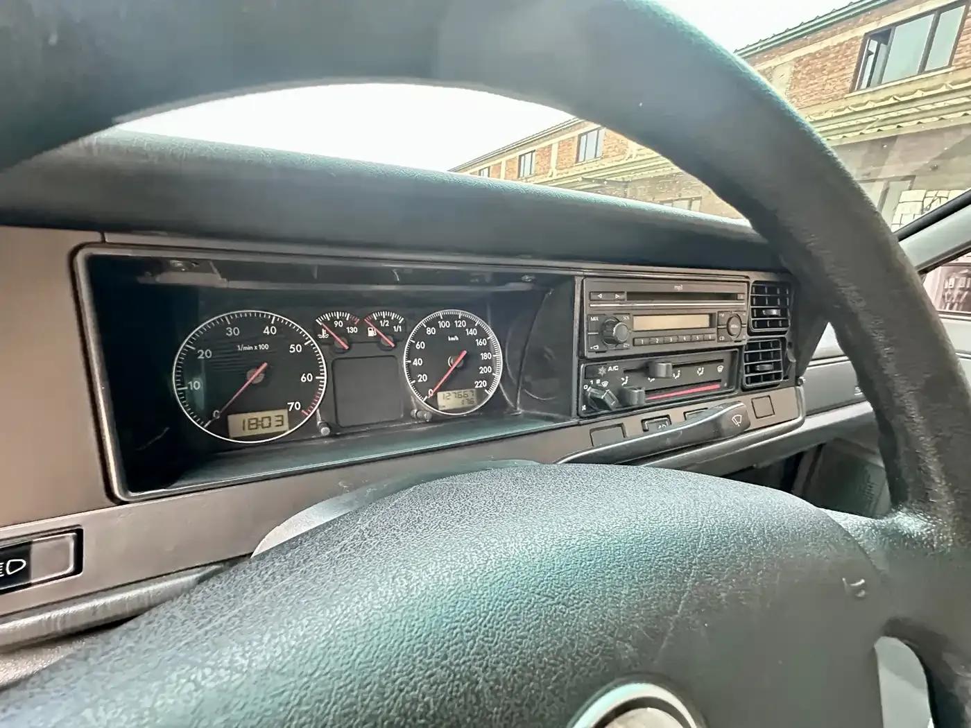 Santana Classic 2009 Model 1.8 Manual — миниатюра 15