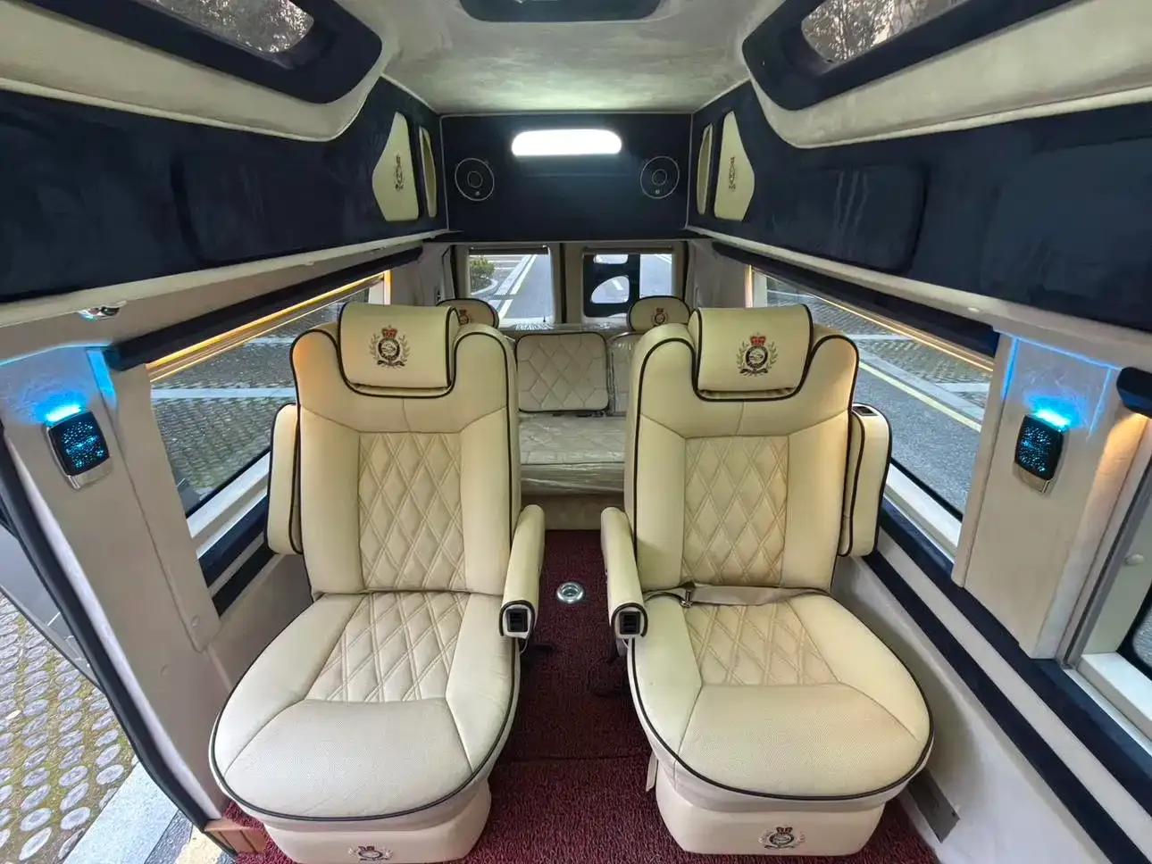 2011 Ford E350 5.4L Standard Yacht Edition — миниатюра 14
