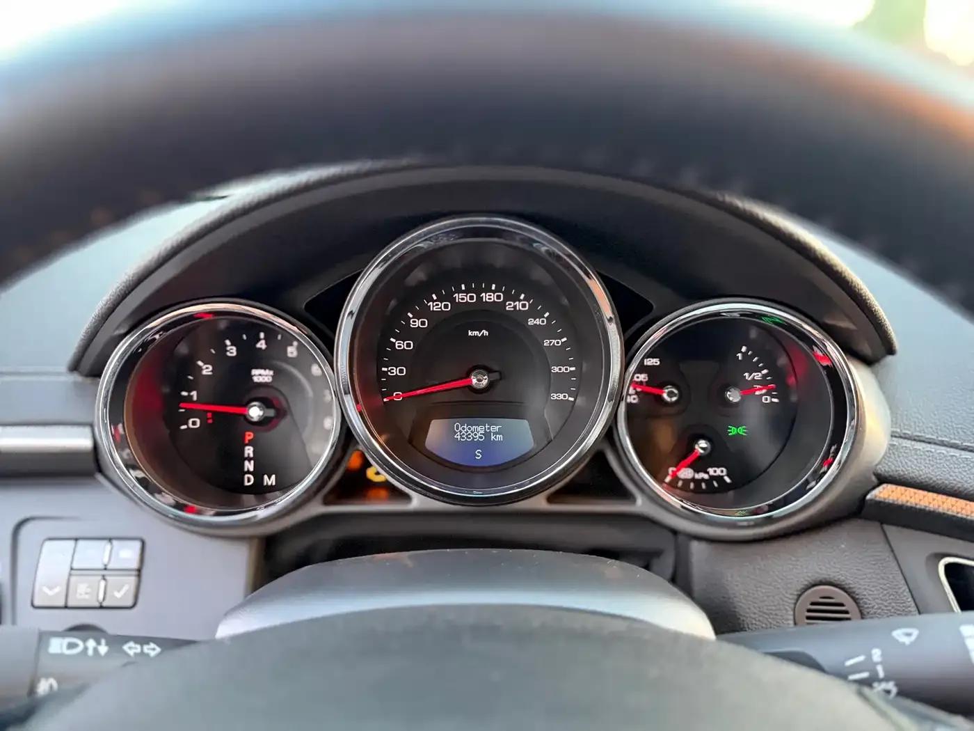 2012 Cadillac CTS (Imported) 6.2L CTS-V COUPE — миниатюра 8
