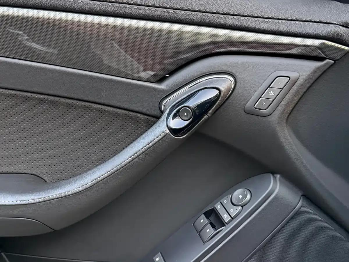 2012 Cadillac CTS (Imported) 6.2L CTS-V COUPE — миниатюра 10