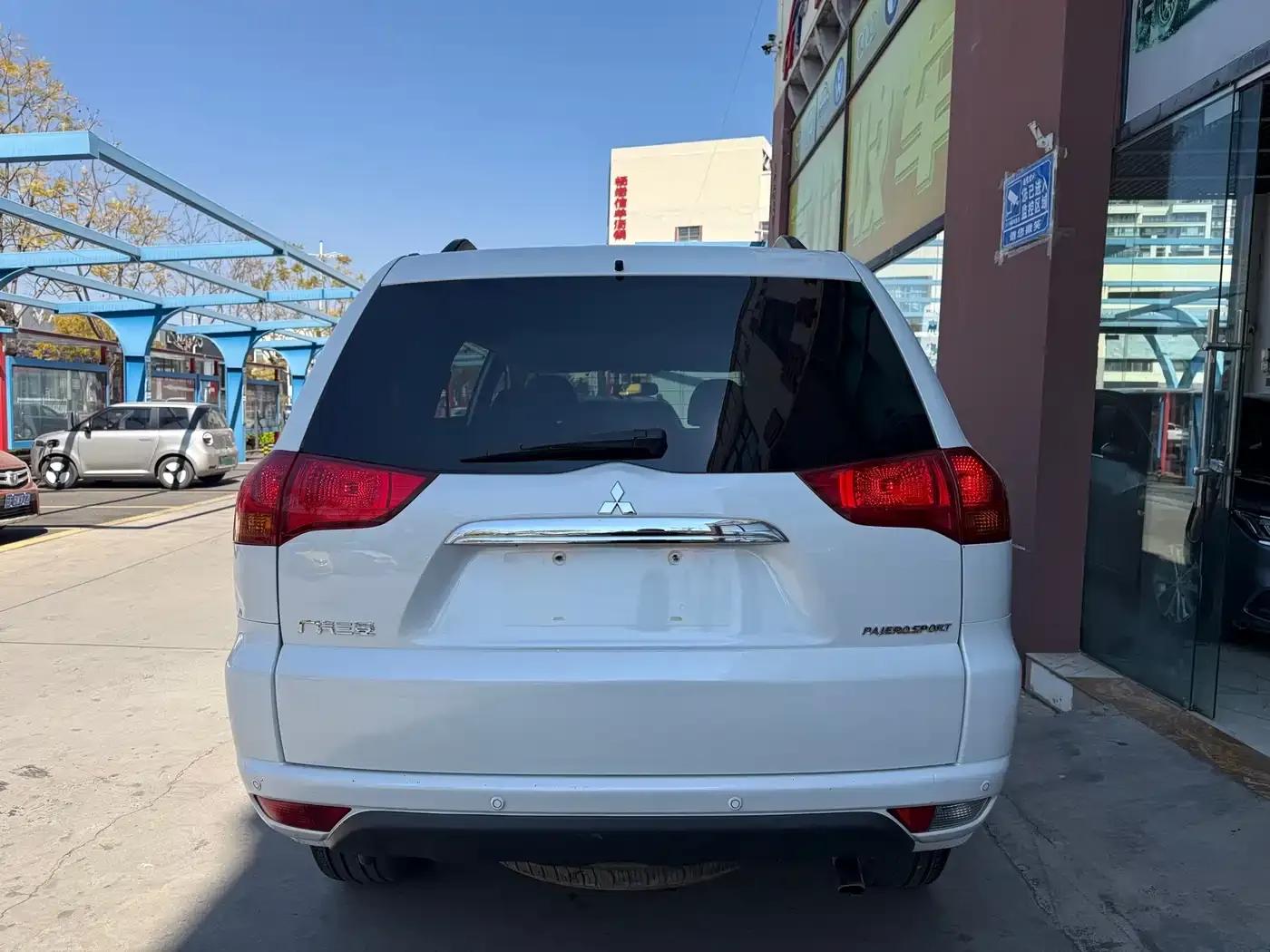 2013 Pajero Sport 3.0L Automatic 2WD Luxury Edition — миниатюра 2