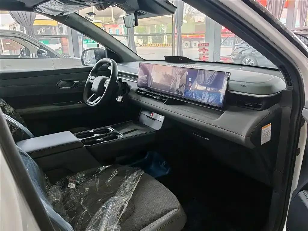 EO Yiou 2025 Two-Wheel Drive TECH Edition 64.2kWh — миниатюра 5