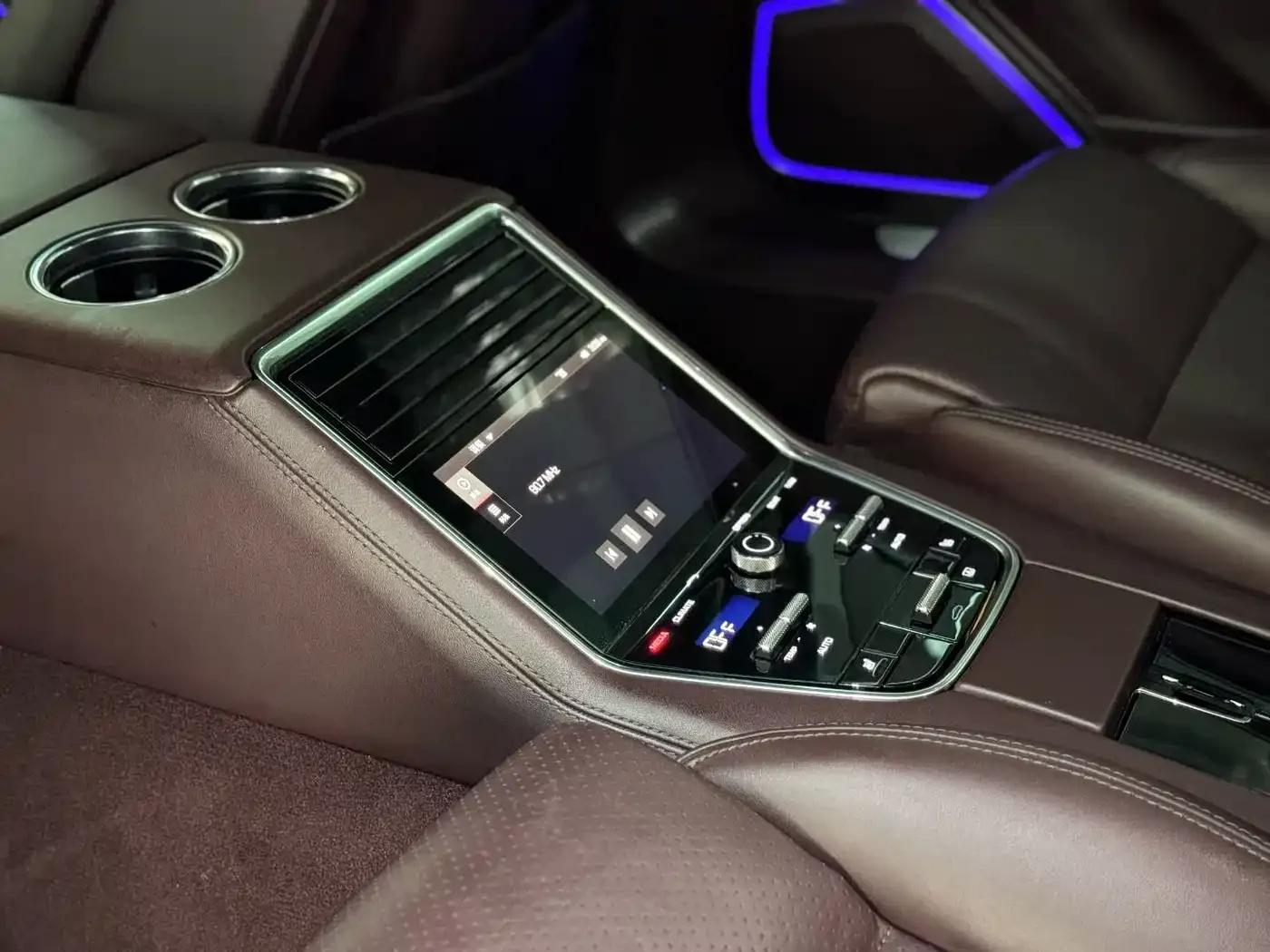2017 Panamera 4 E-Hybrid Executive Long Wheelbase 2.9T — миниатюра 9