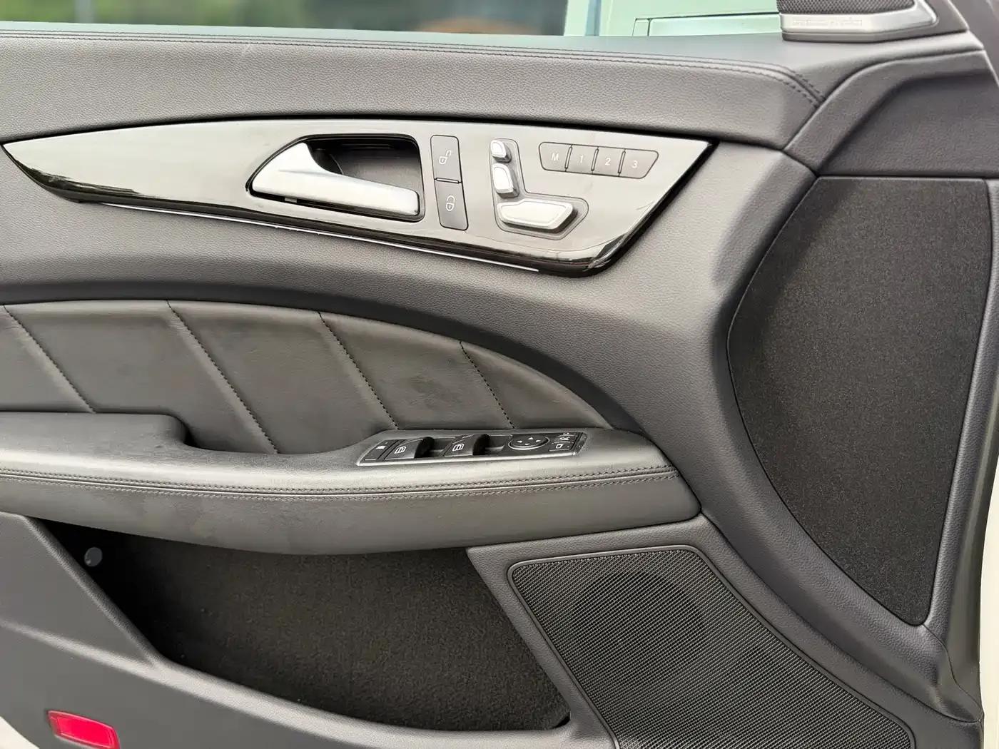 2015 Mercedes-Benz CLS AMG 63 4MATIC — миниатюра 7
