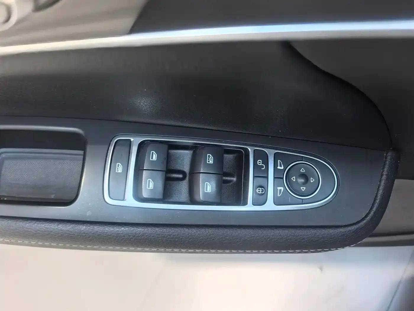 Song MAX New Energy 2019 DM 1.5T Intelligent Connected 7-Seater National VI Emission Standard — миниатюра 20