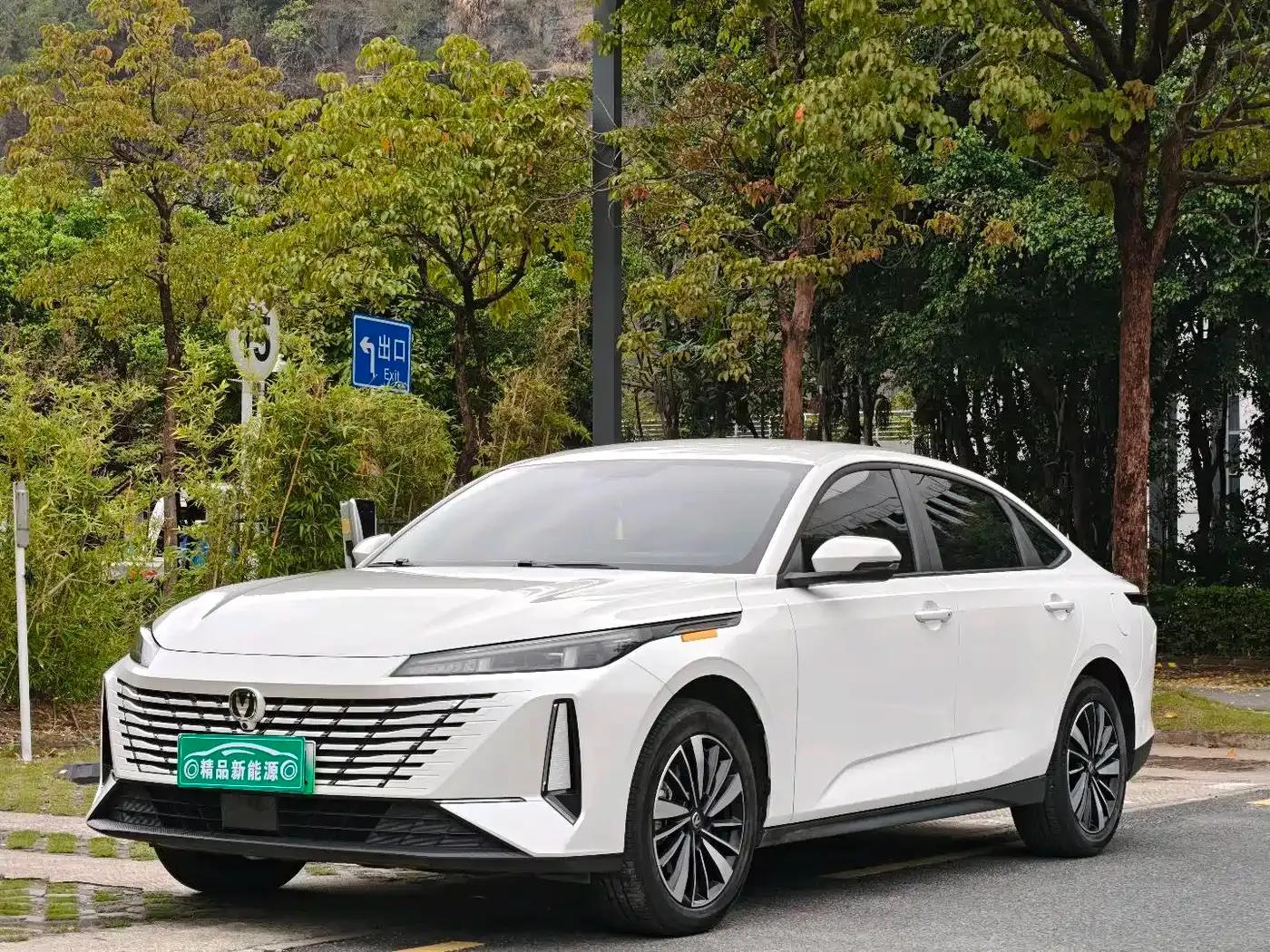 Changan Eado PHEV 2025 Smart Blue Whale 145KM High-Performance Edition — миниатюра 1