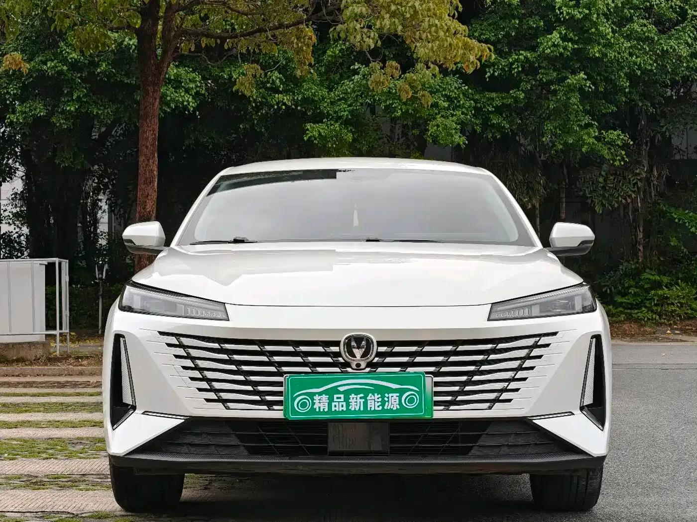 Changan Eado PHEV 2025 Smart Blue Whale 145KM High-Performance Edition — миниатюра 2