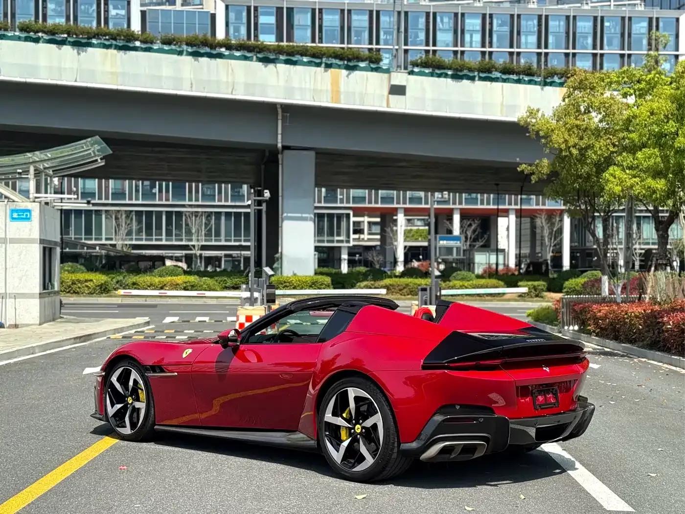 Ferrari 12 Cilindri 2024 6.5L Spider — миниатюра 9