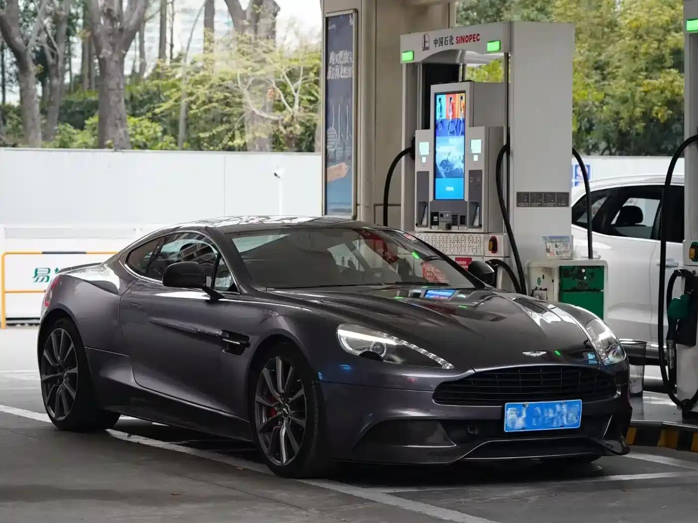 2013 Vanquish 6.0L Standard Model — миниатюра 5