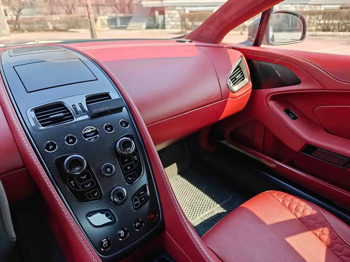 2013 Vanquish 6.0L Standard Model — миниатюра 8