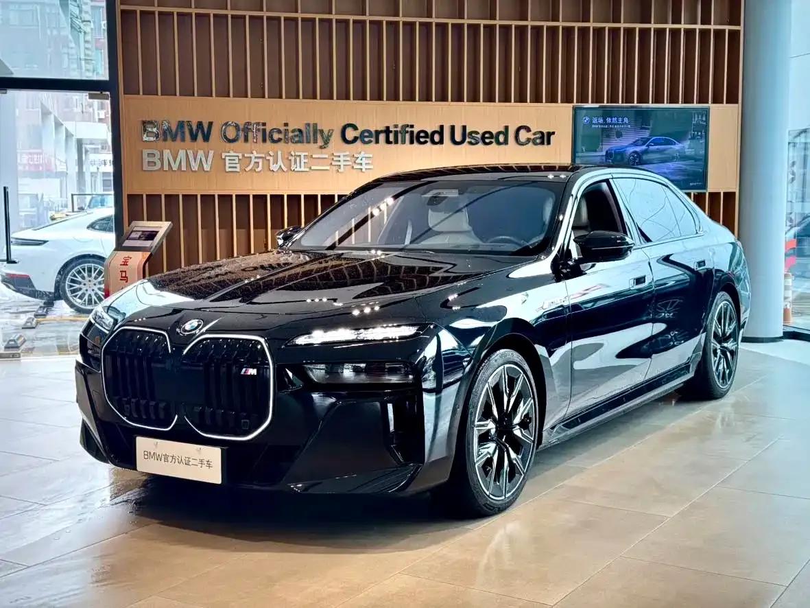 BMW i7 M70L 2023 Model — миниатюра 1