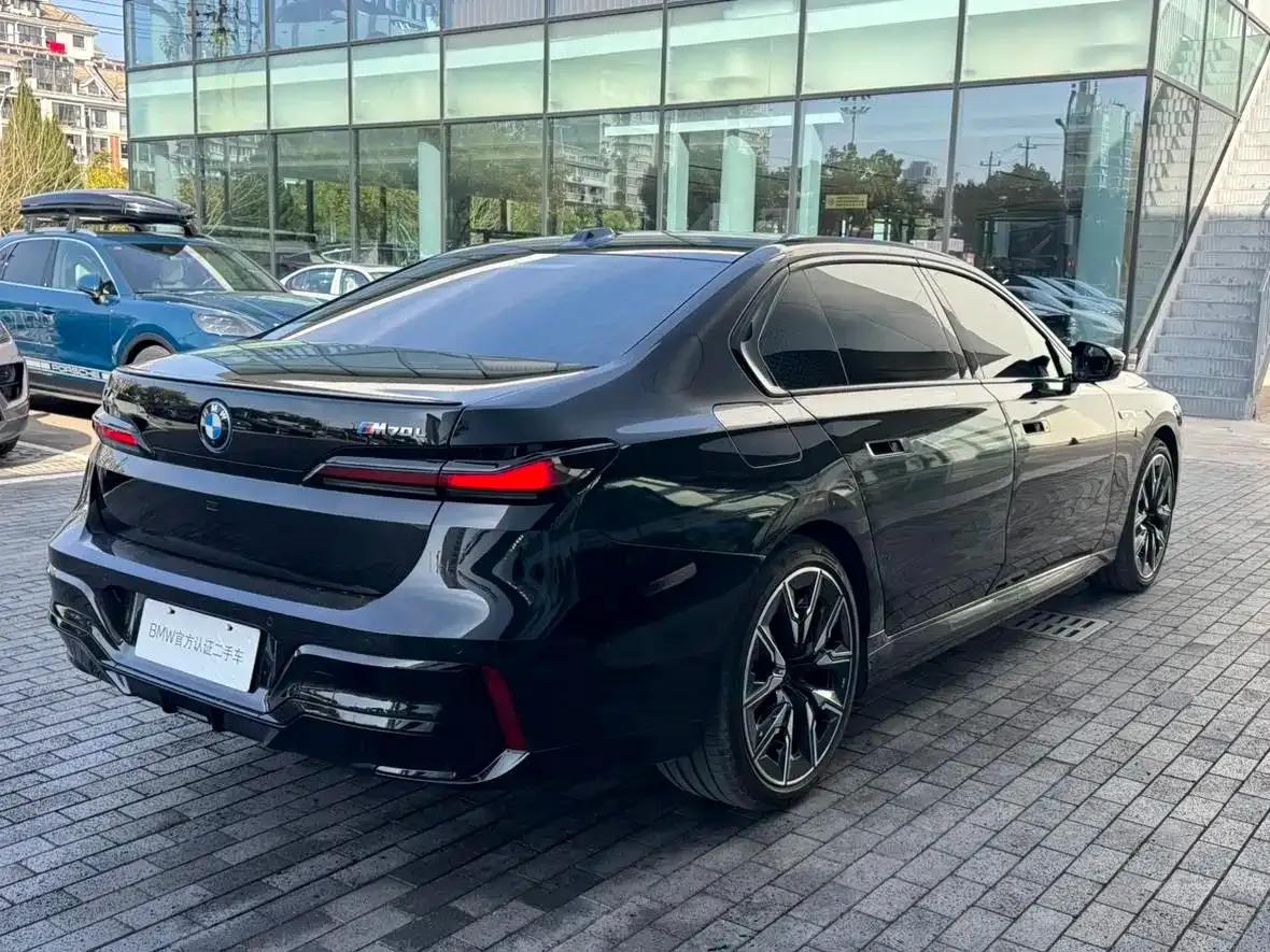 BMW i7 M70L 2023 Model — миниатюра 7