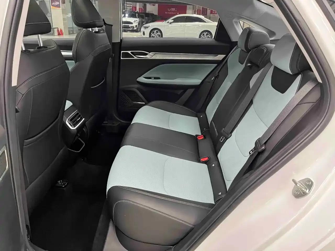 Geely Emgrand L 2022 1.4T CVT Supreme Edition — миниатюра 10