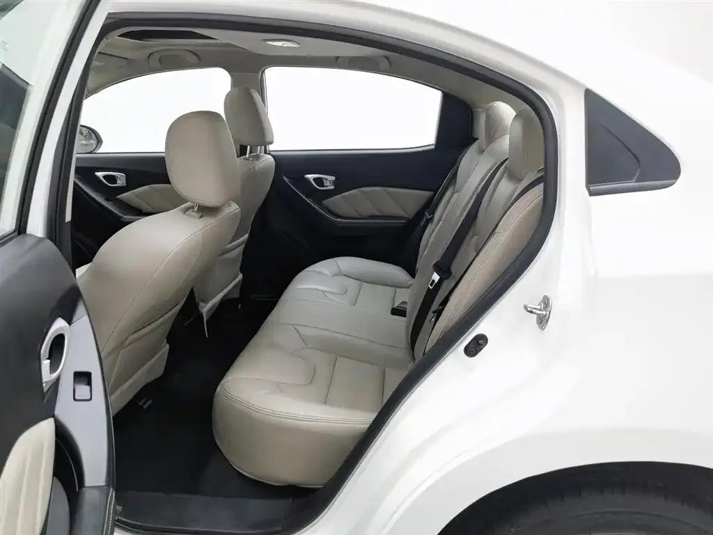 Trumpchi GA3S Vision 2014 1.6L Automatic Luxury ESP Edition — миниатюра 15