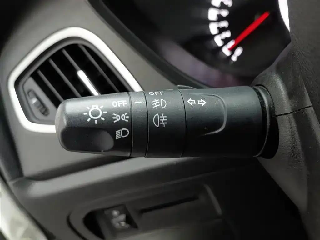 Trumpchi GA3S Vision 2014 1.6L Automatic Luxury ESP Edition — миниатюра 21