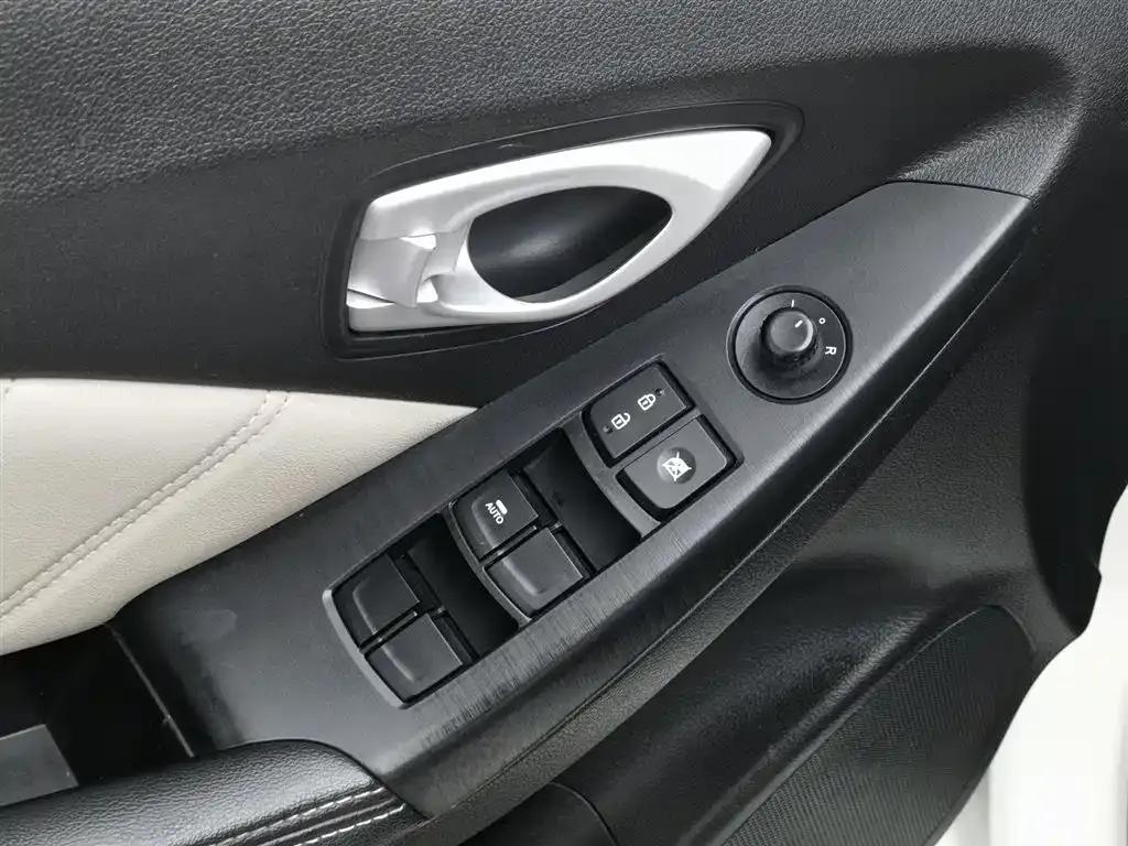 Trumpchi GA3S Vision 2014 1.6L Automatic Luxury ESP Edition — миниатюра 9