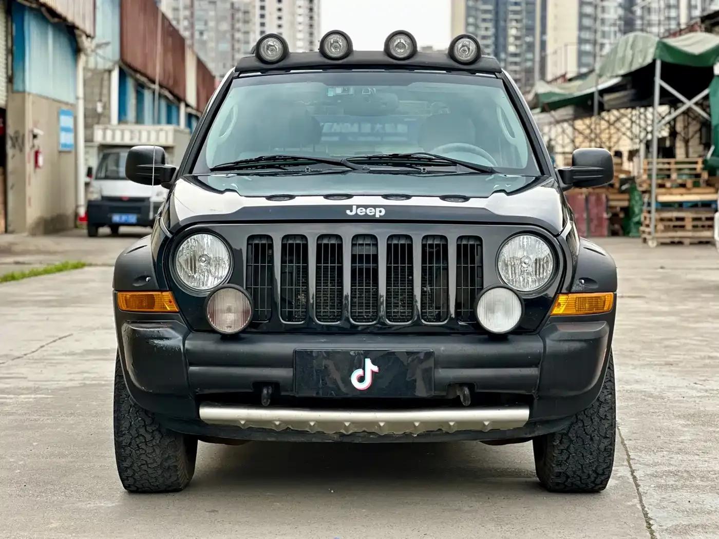 2004 Liberty 3.7L — миниатюра 2