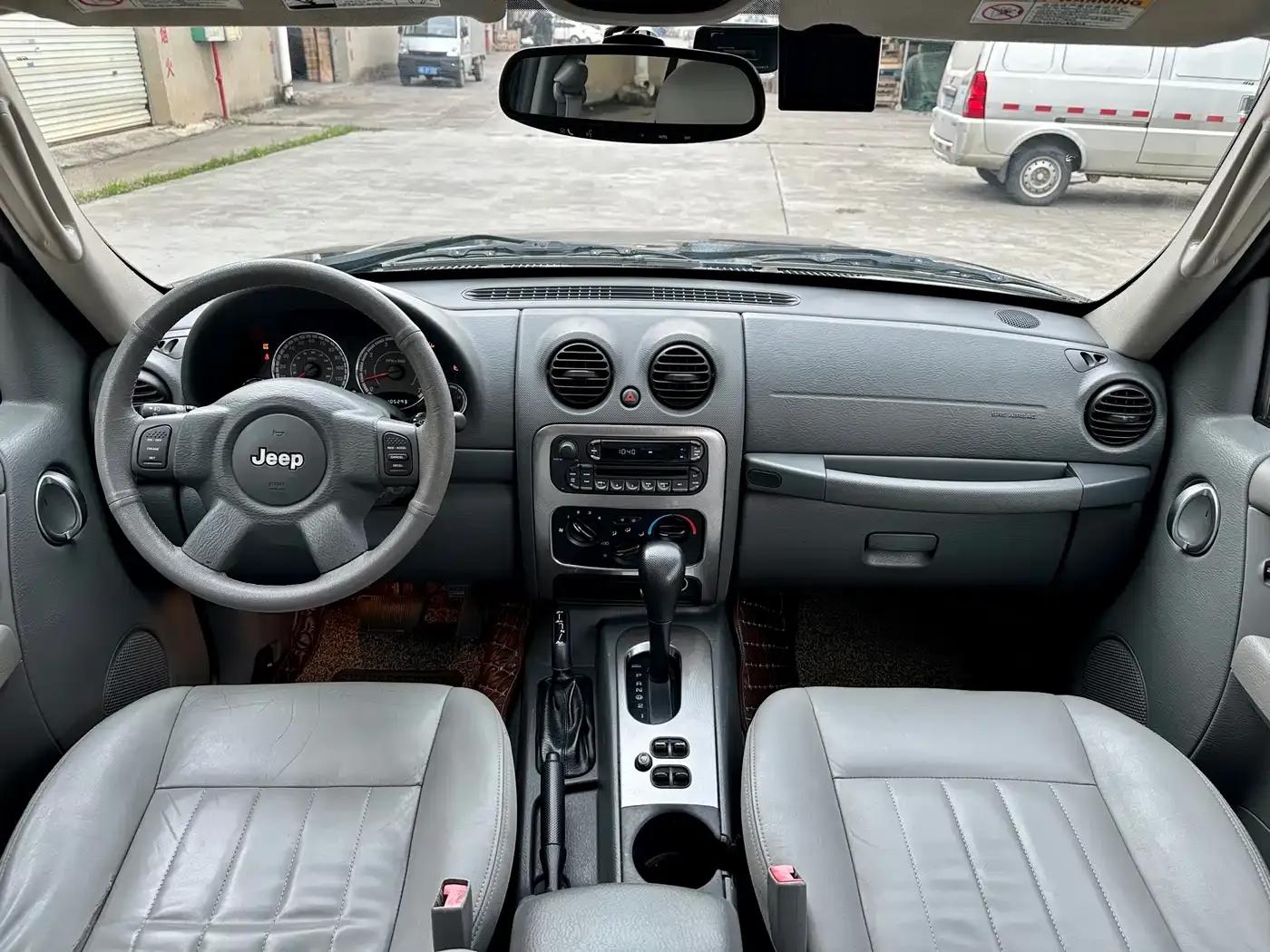 2004 Liberty 3.7L — миниатюра 11