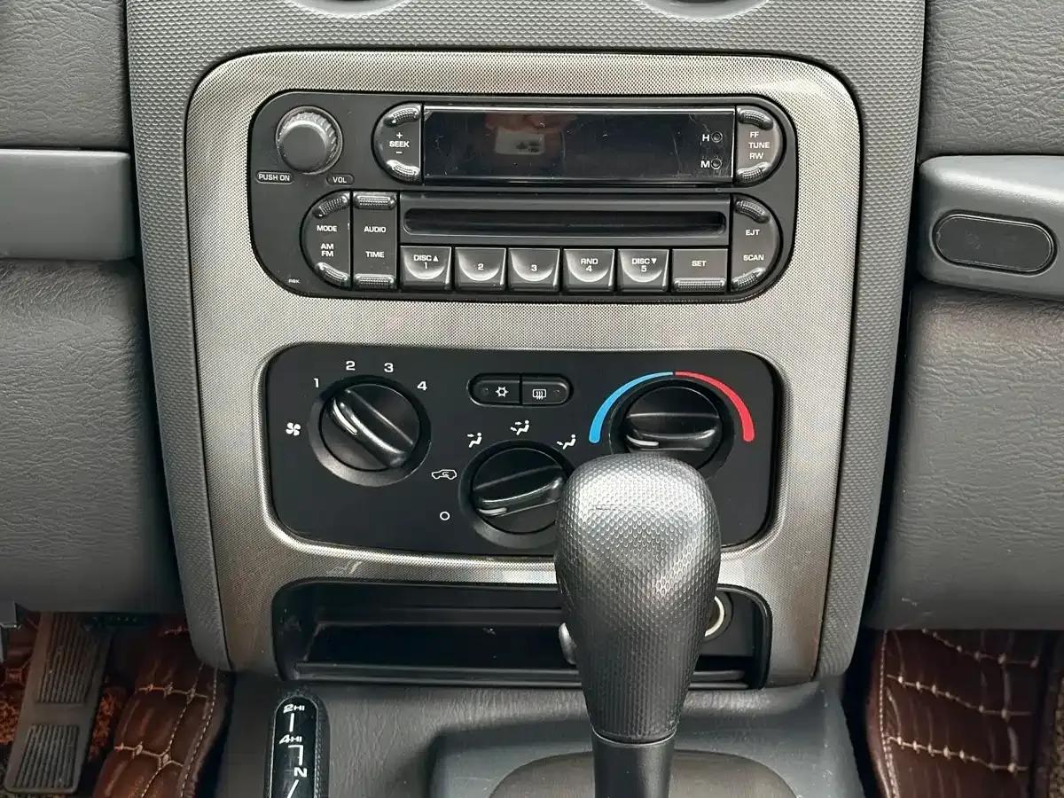 2004 Liberty 3.7L — миниатюра 13