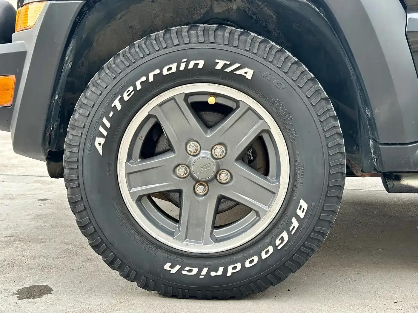 2004 Liberty 3.7L — миниатюра 15