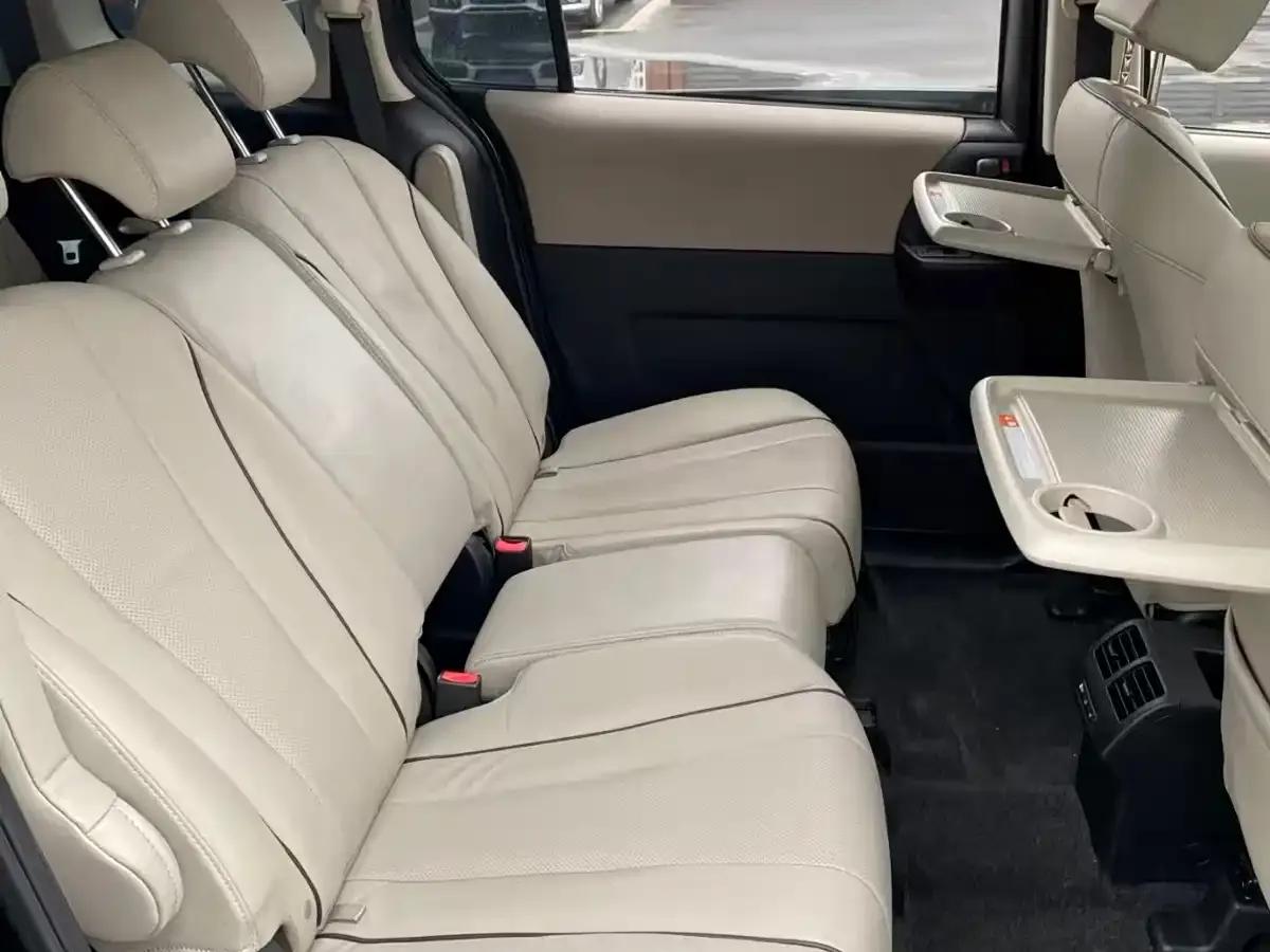Mazda 5 2011 2.0L Automatic Luxury — миниатюра 7