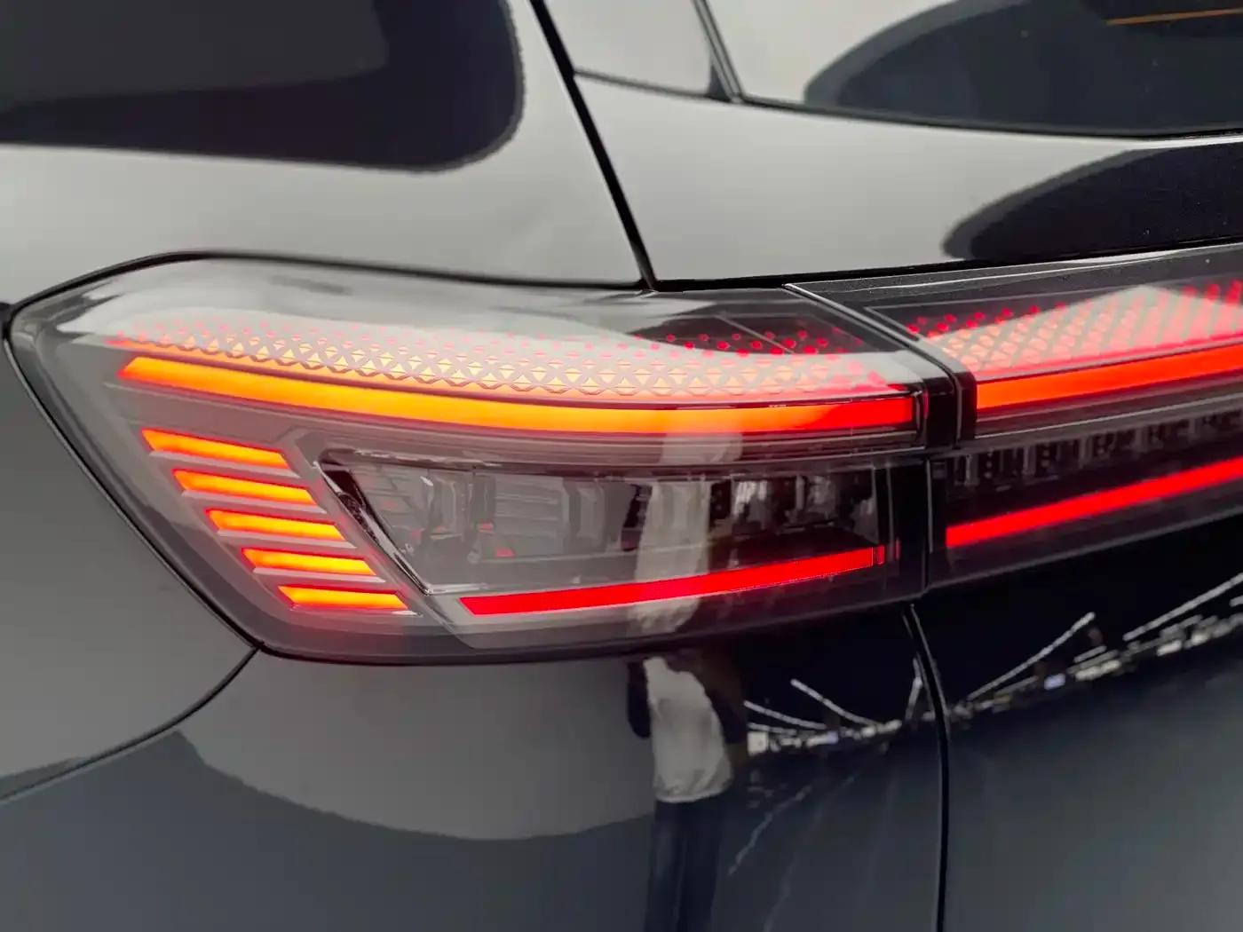 Fengyun T8 2025 1.5T 130km Premium Edition 5-seater — миниатюра 16