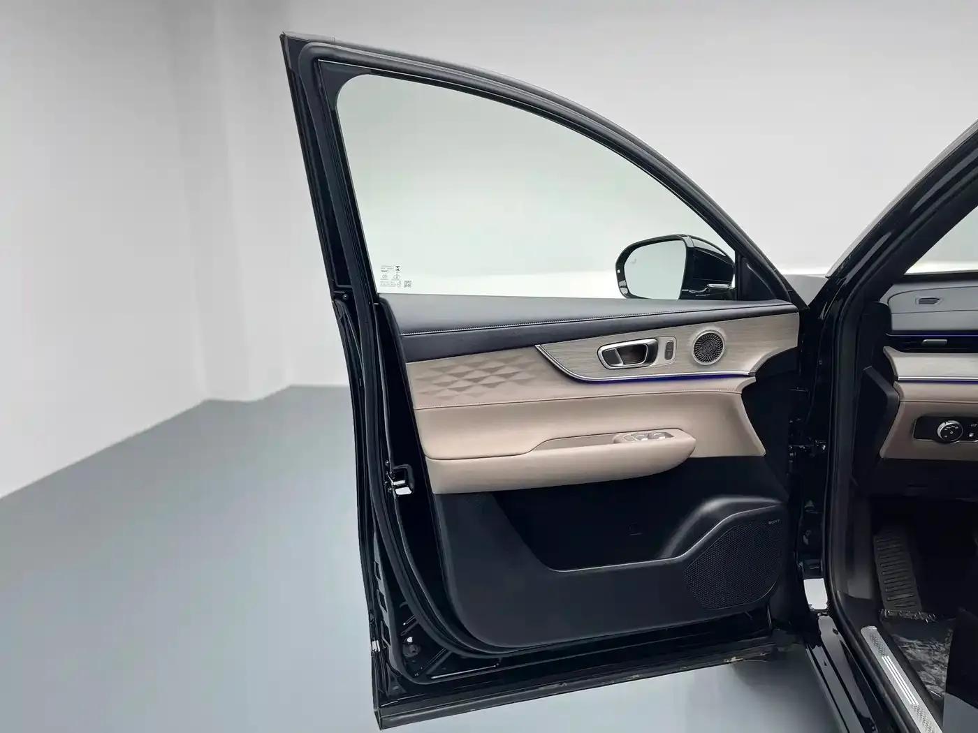 Fengyun T8 2025 1.5T 130km Premium Edition 5-seater — миниатюра 20