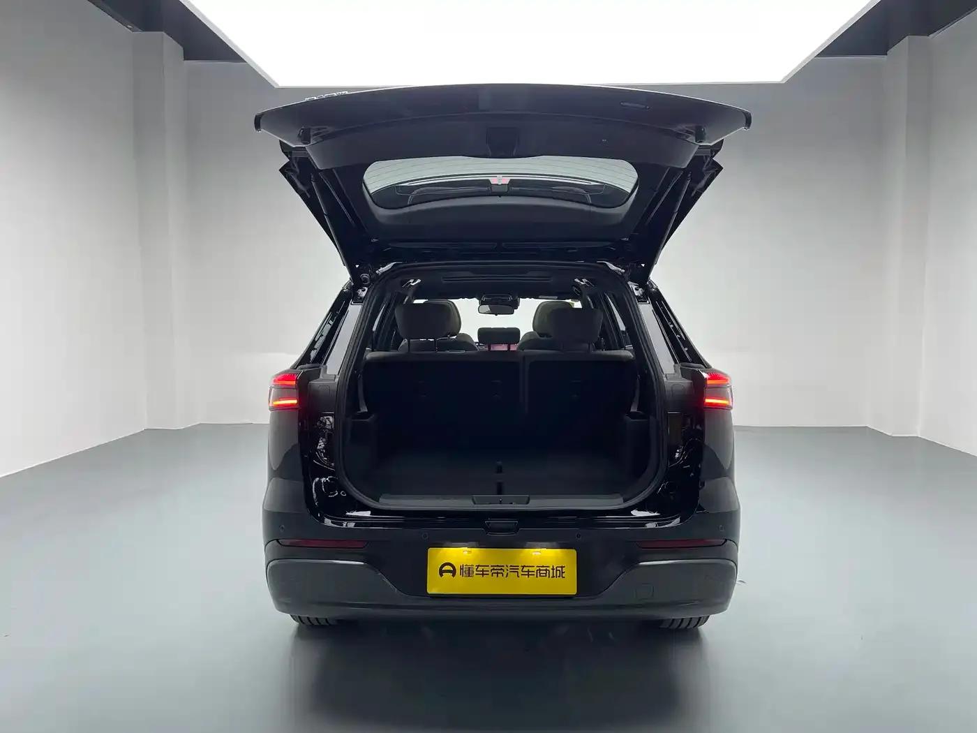 Fengyun T8 2025 1.5T 130km Premium Edition 5-seater — миниатюра 26