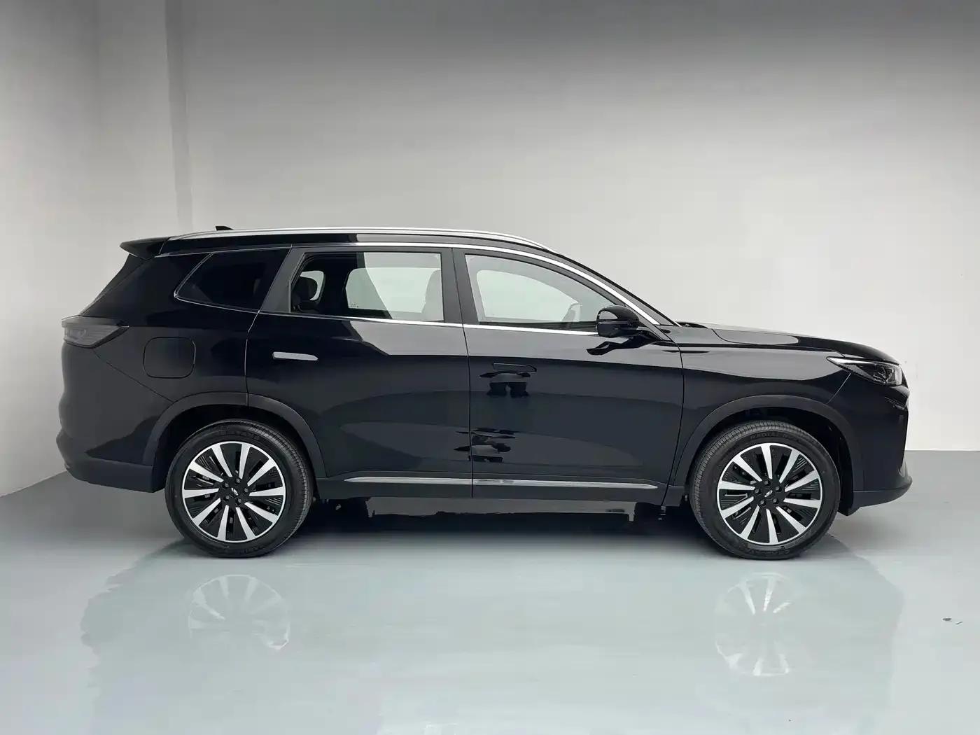 Fengyun T8 2025 1.5T 130km Premium Edition 5-seater — миниатюра 6