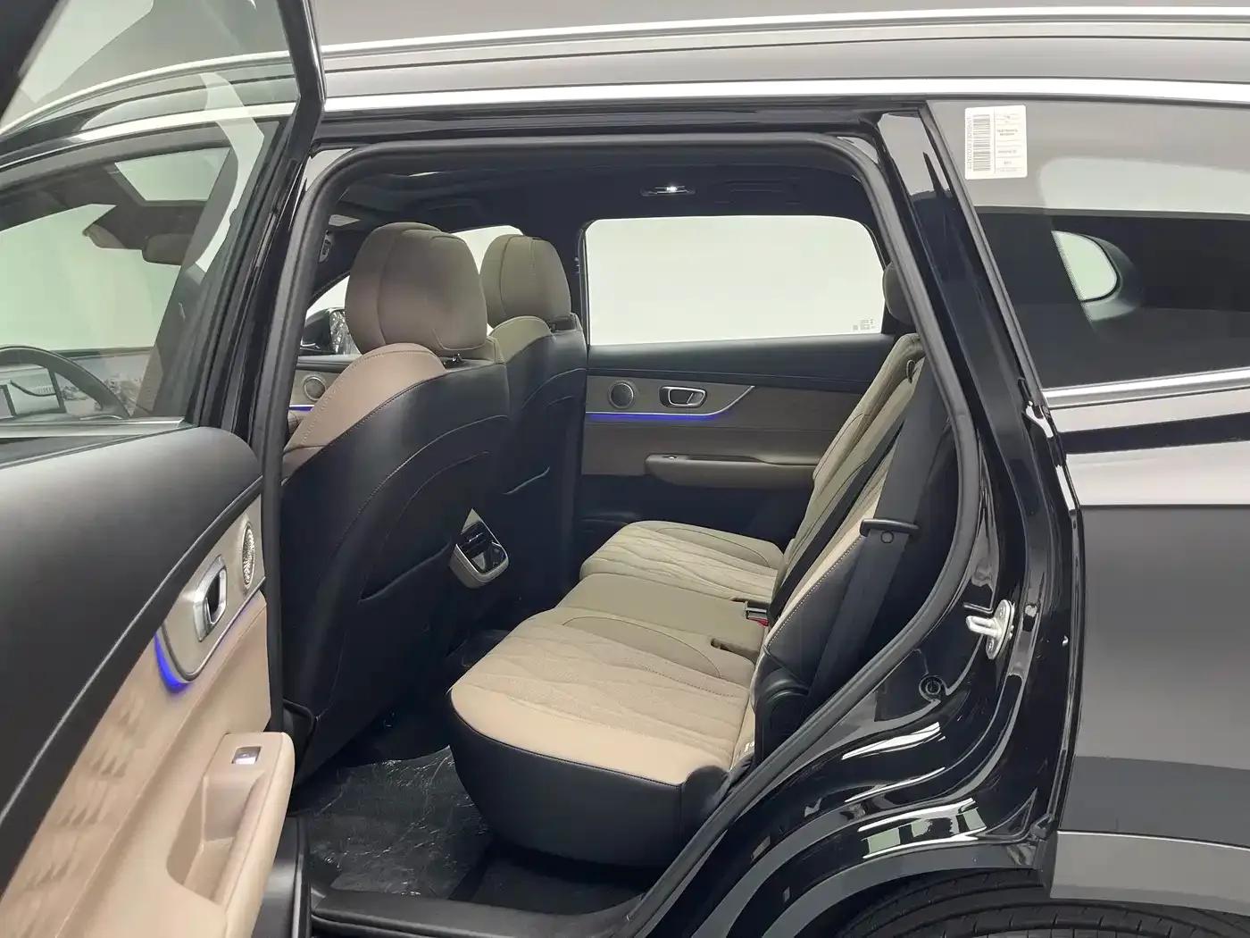Fengyun T8 2025 1.5T 130km Premium Edition 7-seater — миниатюра 14