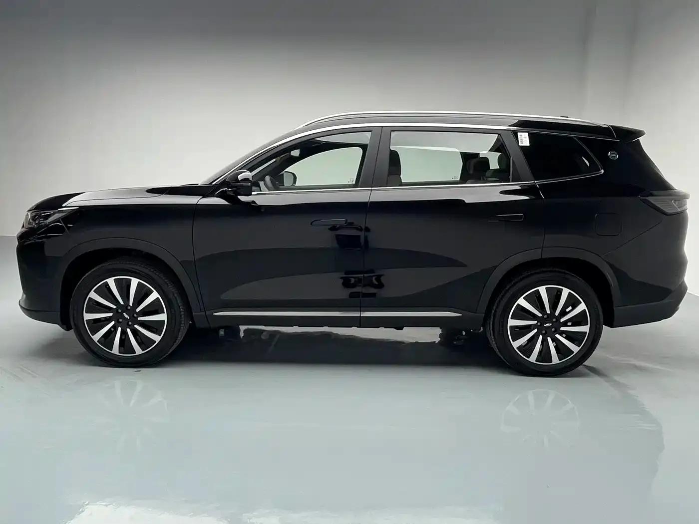 Fengyun T8 2025 1.5T 130km Premium Edition 7-seater — миниатюра 7