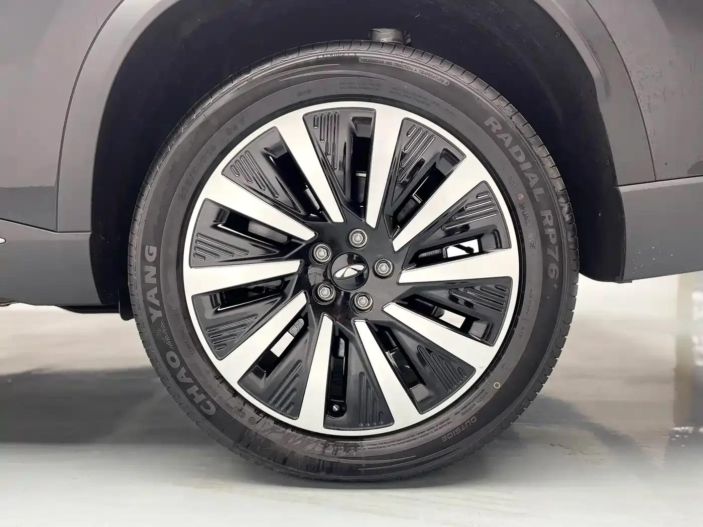 Fengyun T8 2025 1.5T 130km Premium Edition 7-seater — миниатюра 9