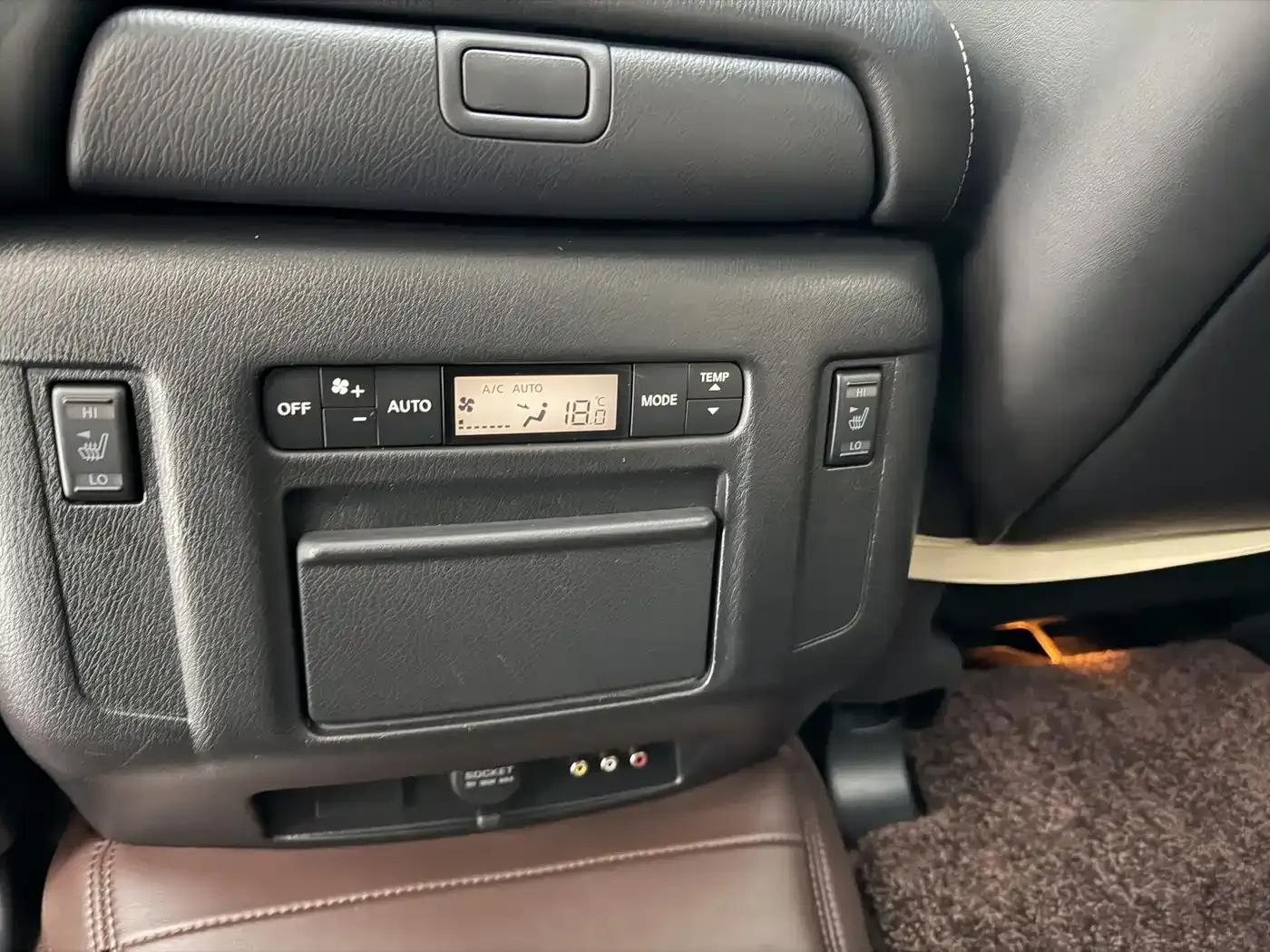 Infiniti QX80 2016 5.6L 4WD — миниатюра 15