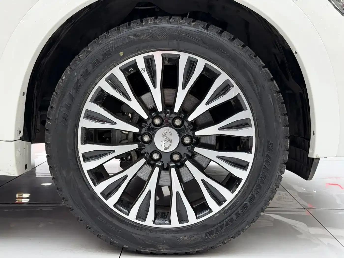 Infiniti QX80 2016 5.6L 4WD — миниатюра 19