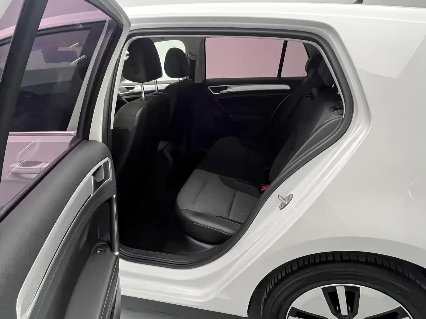 2020 Golf EV — миниатюра 14