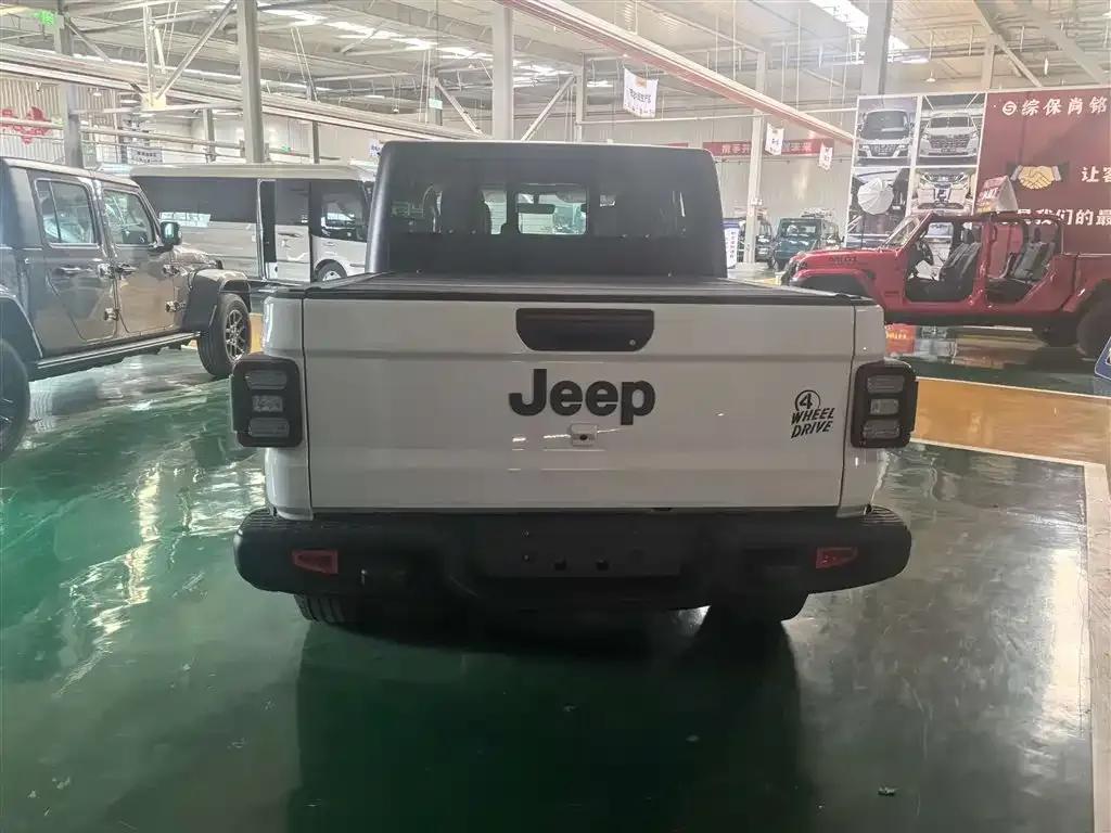 Gladiator 2026 3.6L Sportback Sport Campervan — миниатюра 4