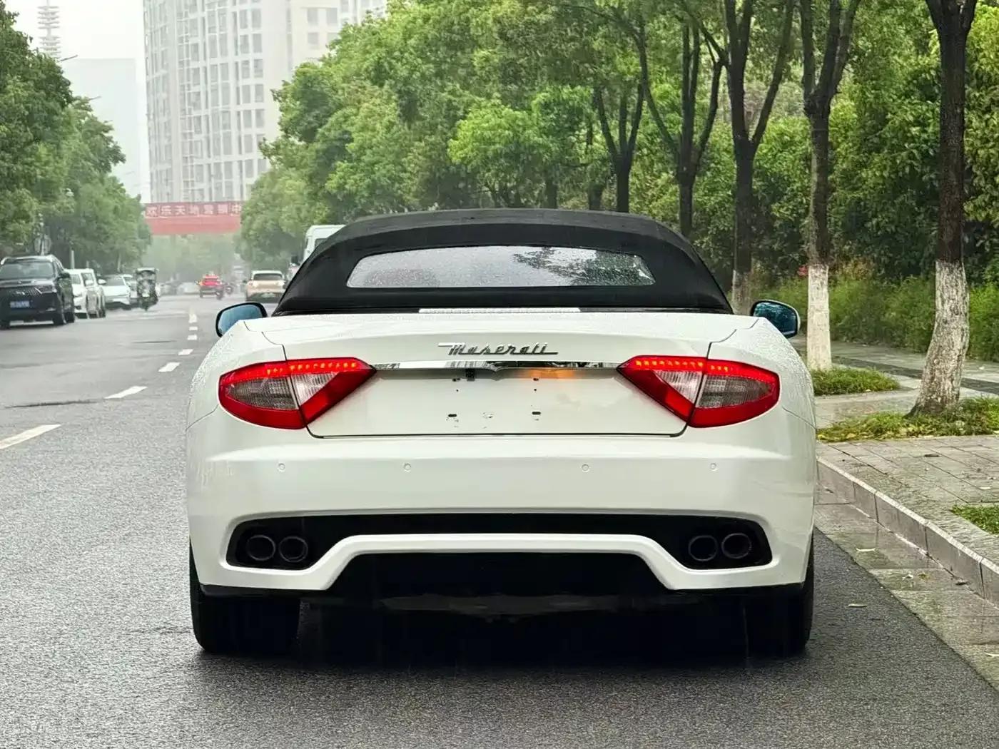 GranCabrio 2010 4.7L Automatic — миниатюра 12