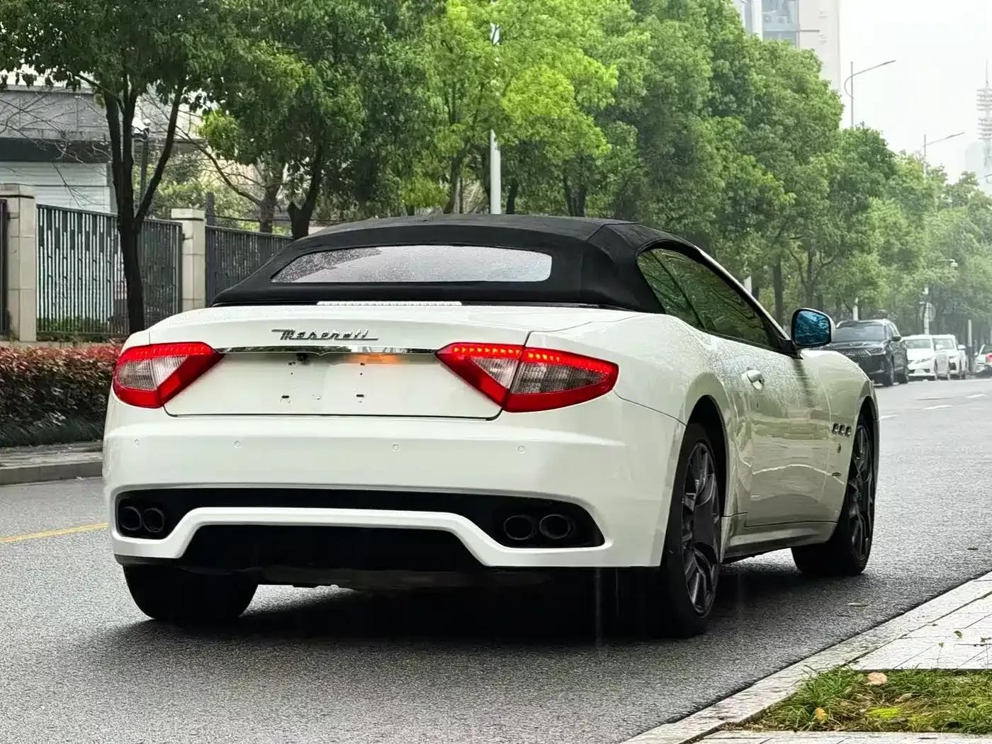GranCabrio 2010 4.7L Automatic — миниатюра 13
