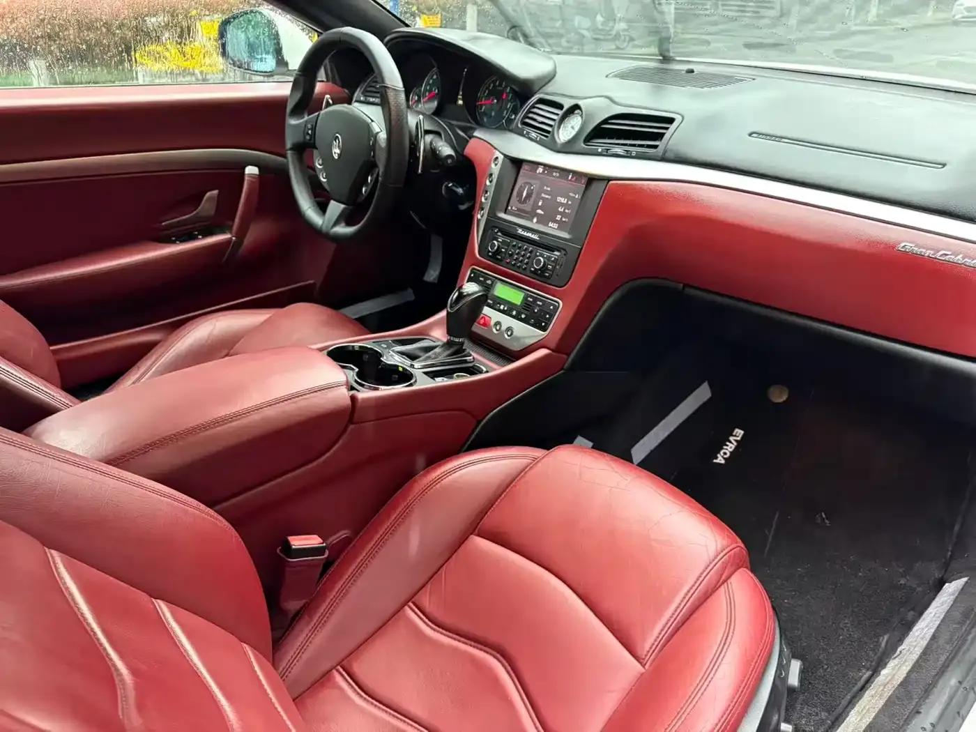 GranCabrio 2010 4.7L Automatic — миниатюра 7
