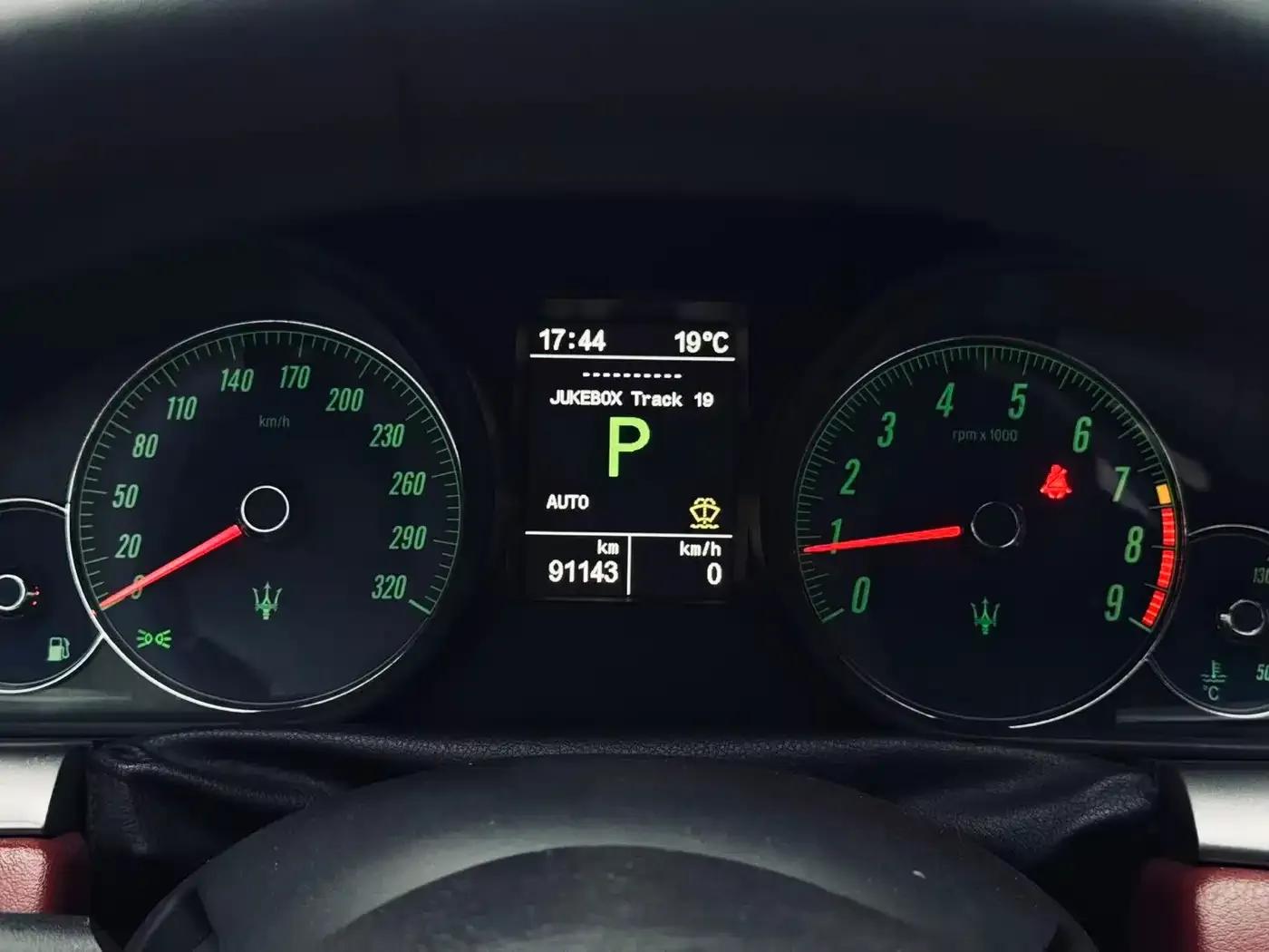 GranCabrio 2010 4.7L Automatic — миниатюра 10