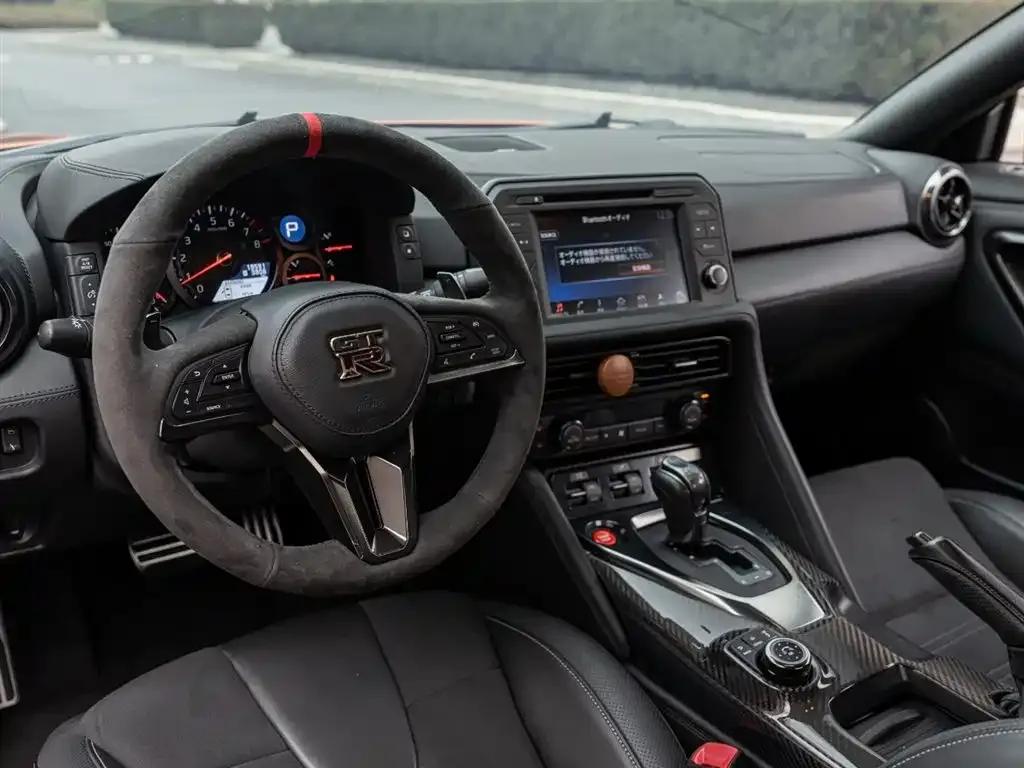 2017 Nissan GT-R 3.8T Flagship Edition — миниатюра 11