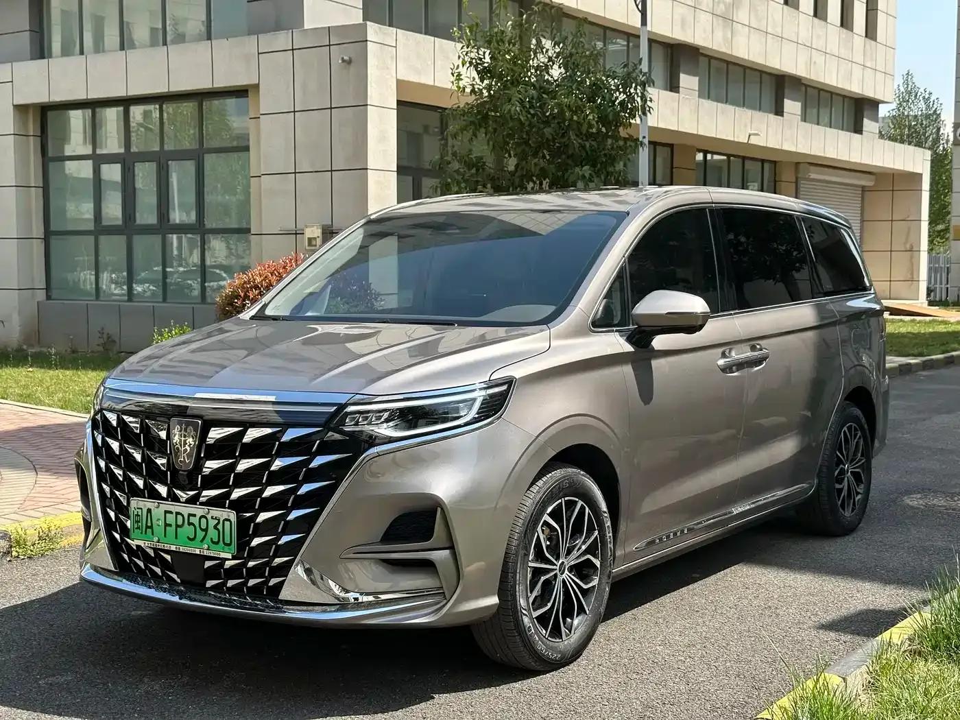 Roewe iMAX8 New Energy 2025 1.5T DMH Luxury Edition — миниатюра 1