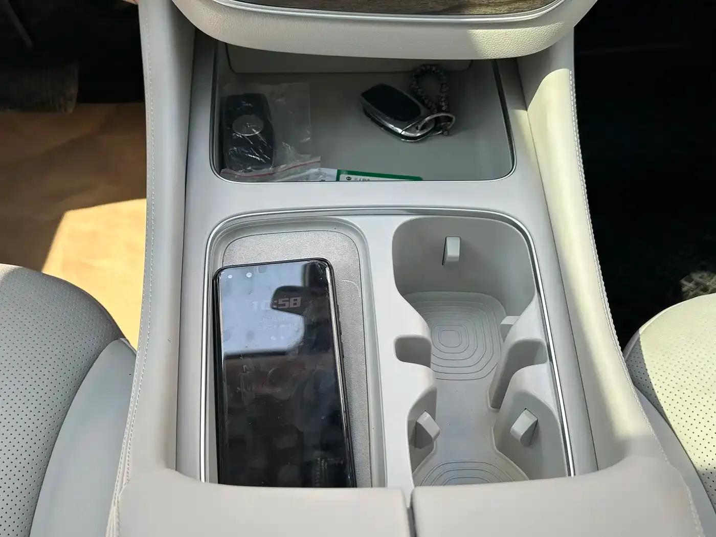 Roewe iMAX8 New Energy 2025 1.5T DMH Luxury Edition — миниатюра 11