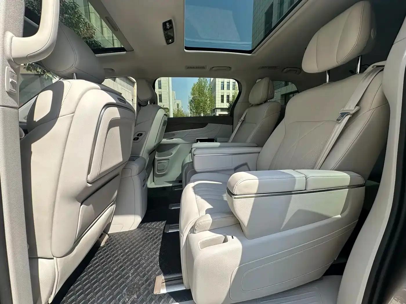 Roewe iMAX8 New Energy 2025 1.5T DMH Luxury Edition — миниатюра 14