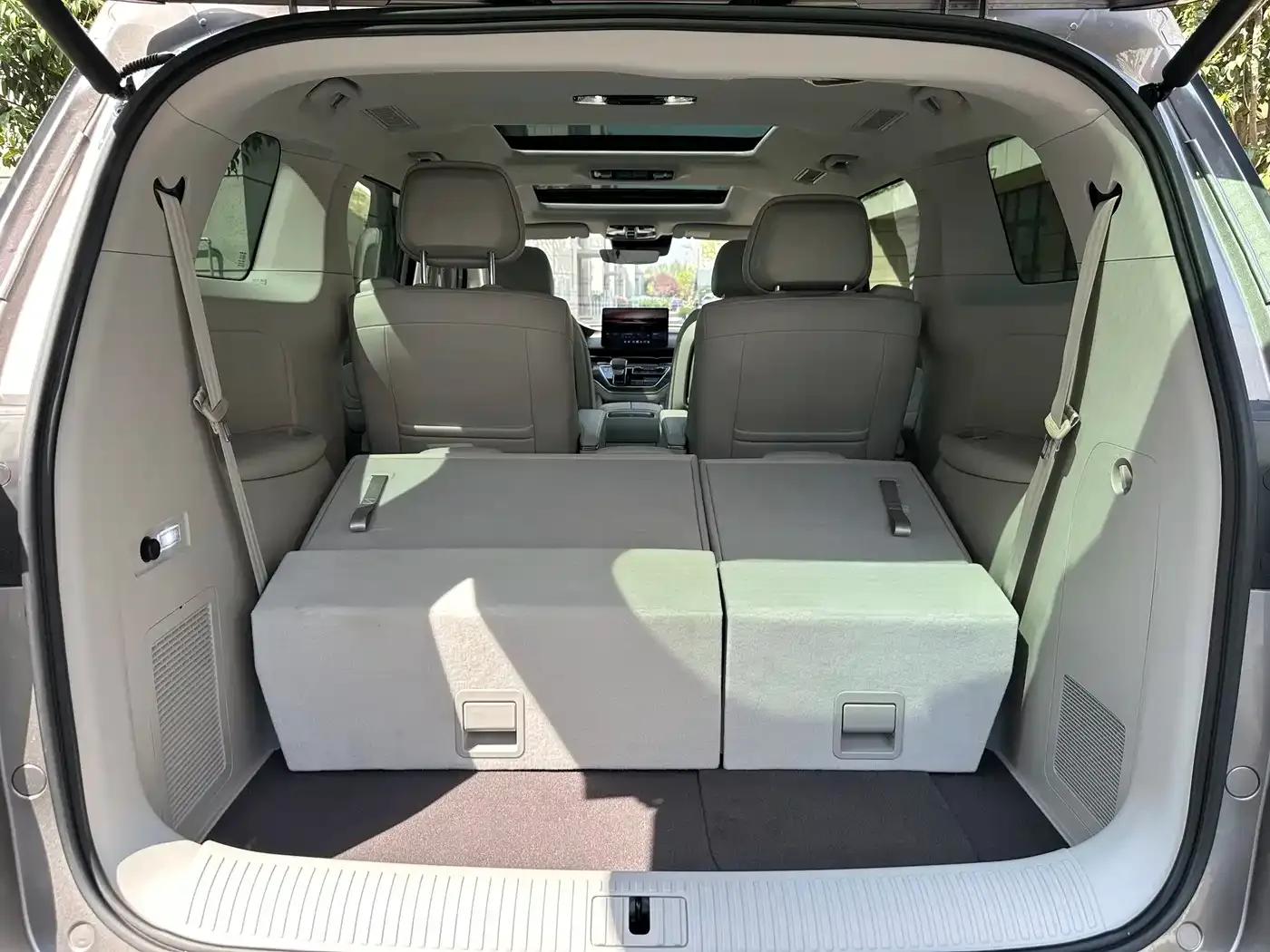 Roewe iMAX8 New Energy 2025 1.5T DMH Luxury Edition — миниатюра 19