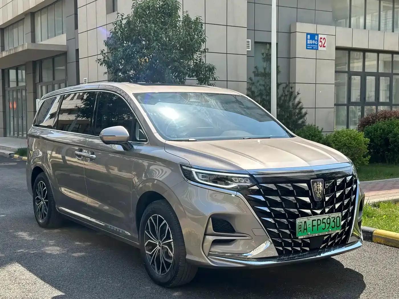 Roewe iMAX8 New Energy 2025 1.5T DMH Luxury Edition — миниатюра 3