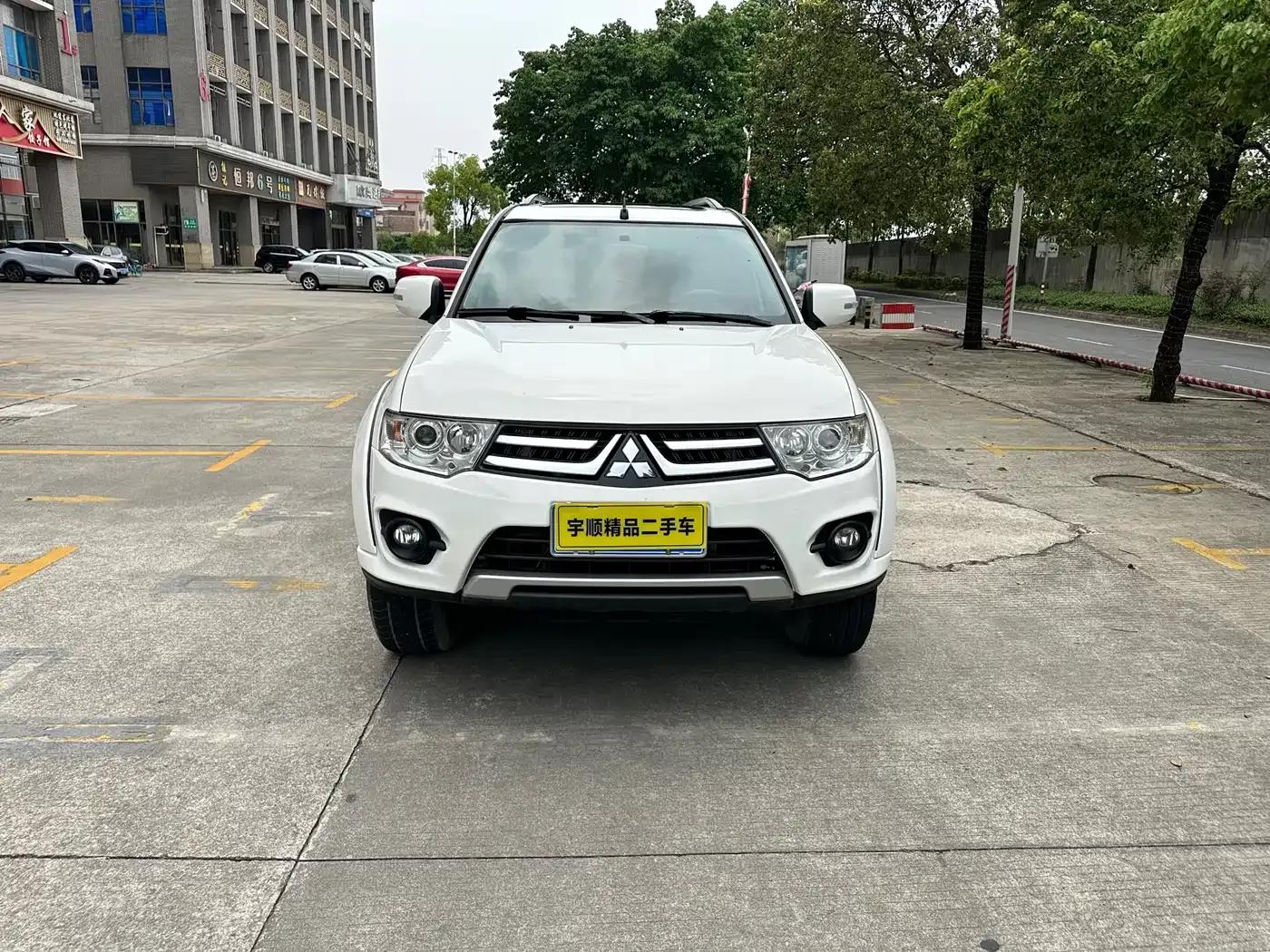 2013 Pajero Sport 3.0L Automatic 2WD Luxury Edition — миниатюра 2
