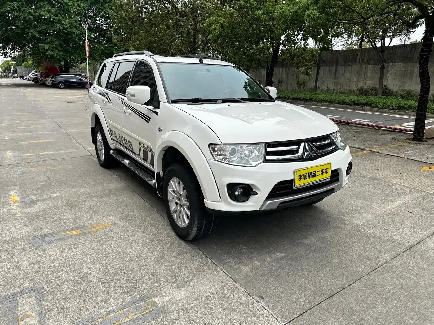 2013 Pajero Sport 3.0L Automatic 2WD Luxury Edition — миниатюра 3