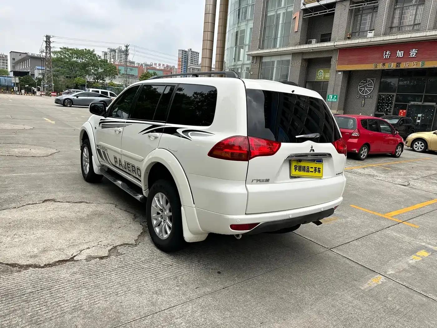 2013 Pajero Sport 3.0L Automatic 2WD Luxury Edition — миниатюра 5